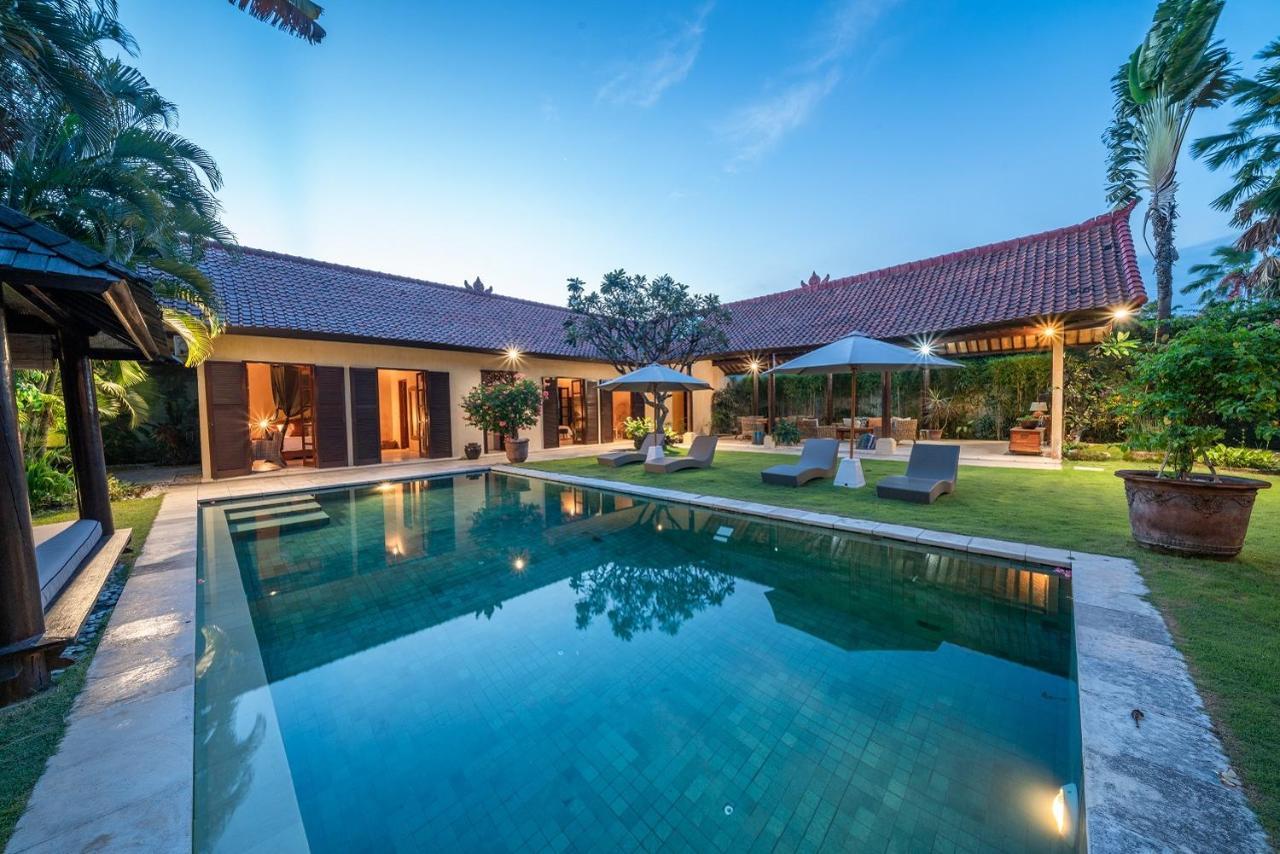 Rumi Villas Seminyak Buitenkant foto