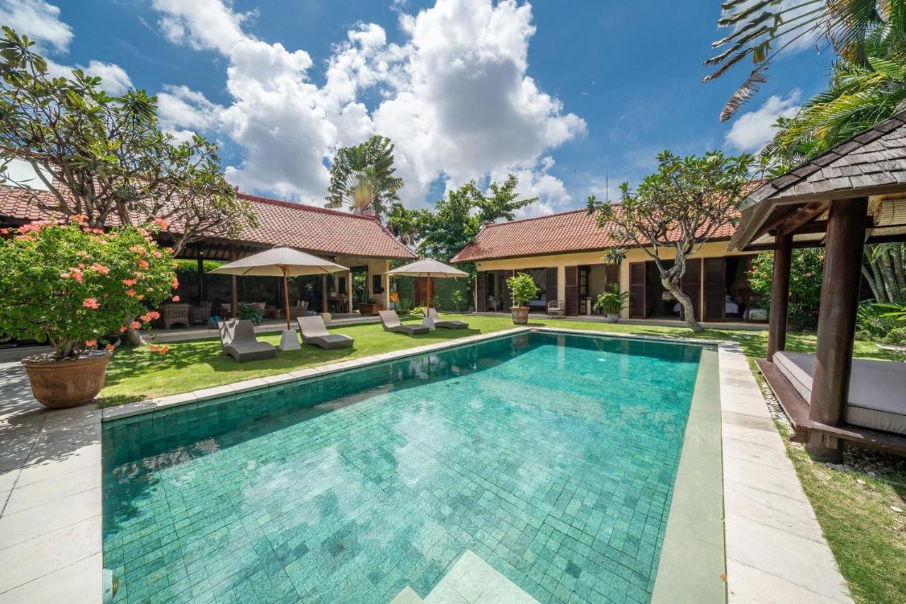 Rumi Villas Seminyak Buitenkant foto